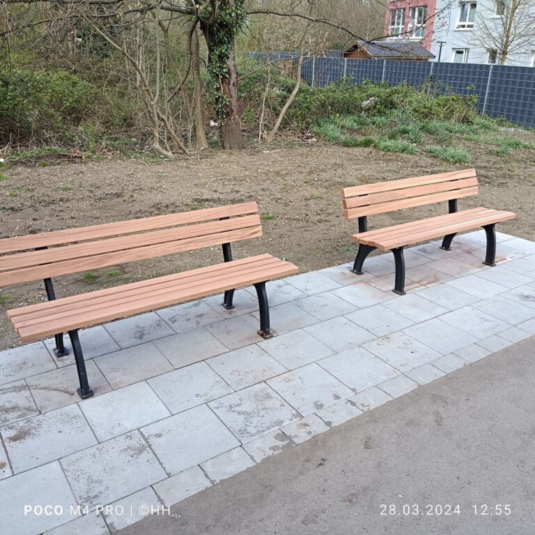 Neue Sitzbänke in Mülfort umgesetzt
