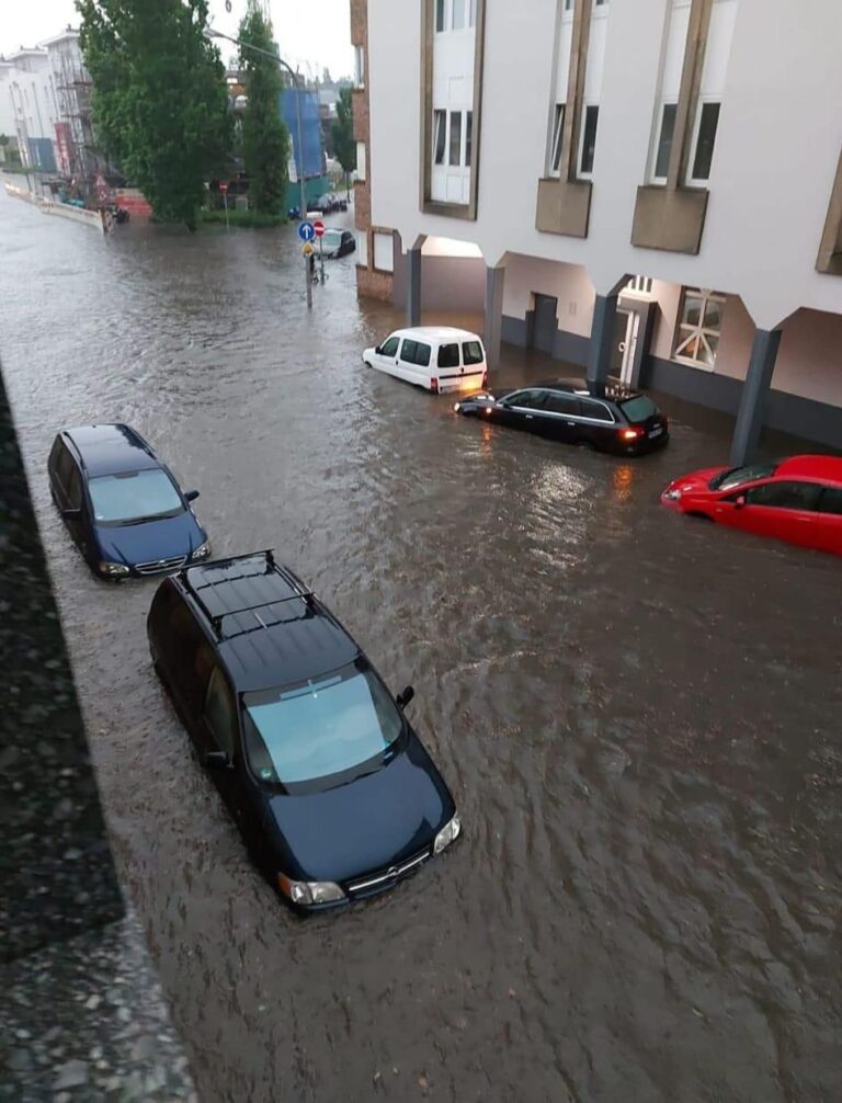 Königstraße wieder unter Wasser
