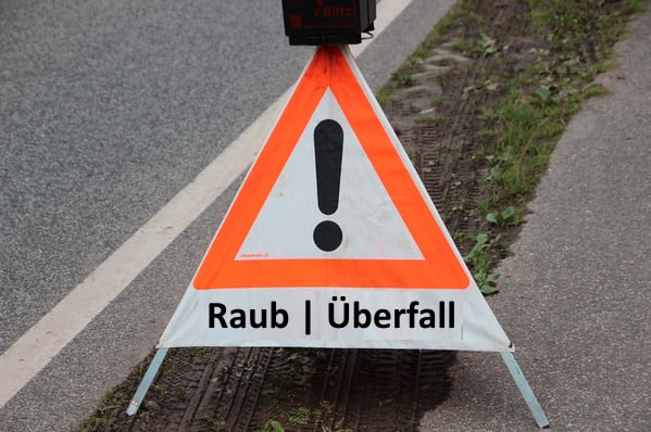 Polizei Raub Ueberfall
