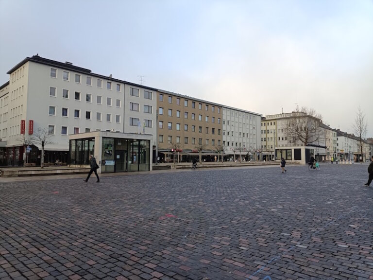 Rissbildung am Markt in Rheydt